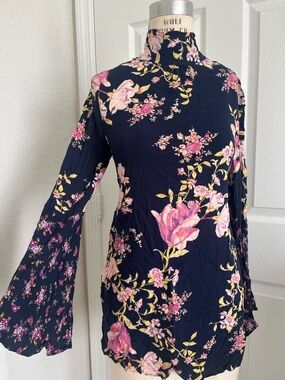 Free People Navy Floral Bell Sleeve Blouse Boho Indie Sleeve Feminine Flowy